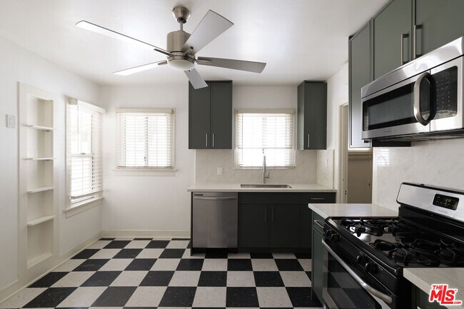 Building Photo - 5128 Windermere Ave
