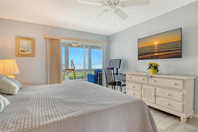 Building Photo - 4800 Gulf of Mexico Dr