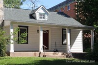 Building Photo - 3 Bedroom 1 Bathroom One Level Apartment w...