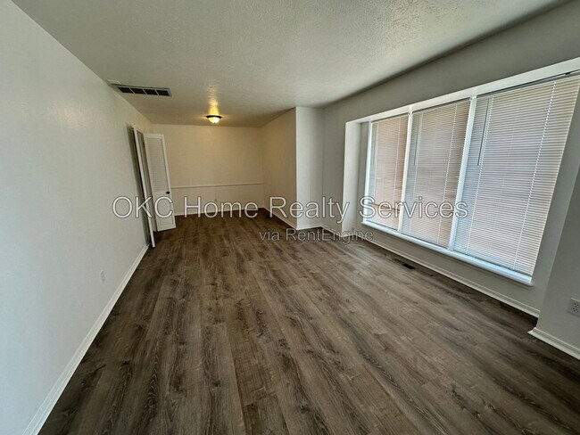 Building Photo - 1428 SW 72nd St