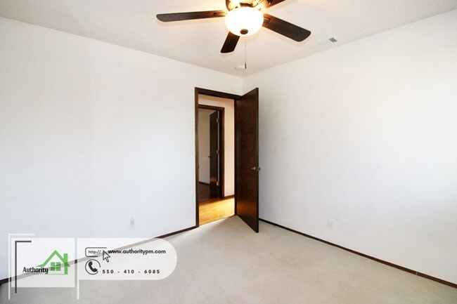 Building Photo - 20231 Margarita Ct E