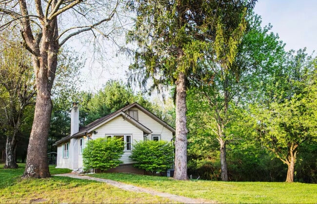 Building Photo - 83 Piney Mountain Church Rd