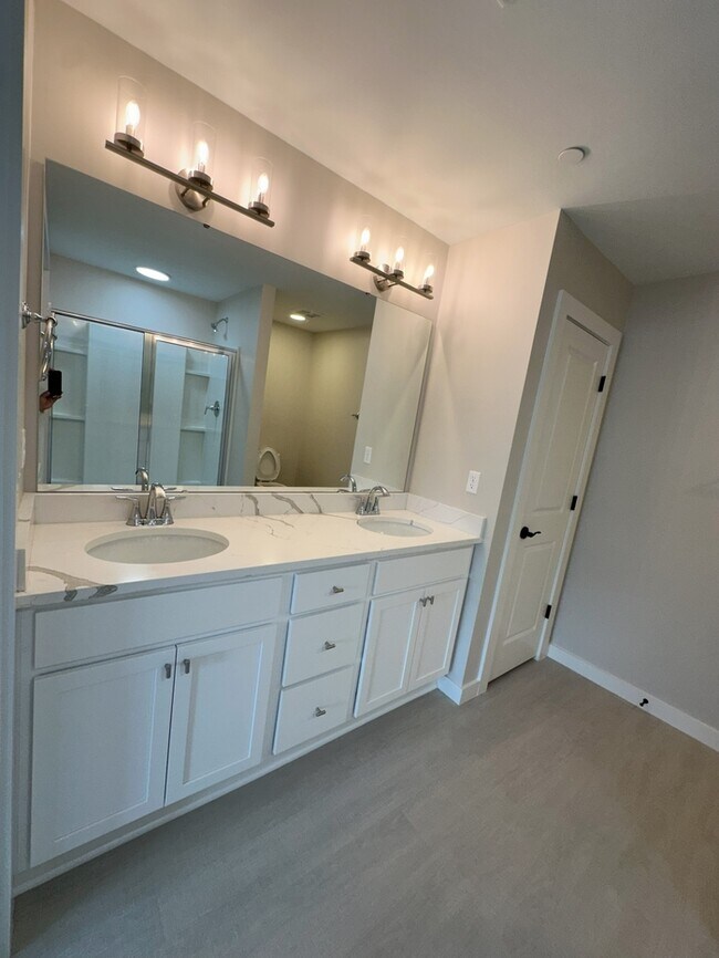 Building Photo - 469 Westgate Wy