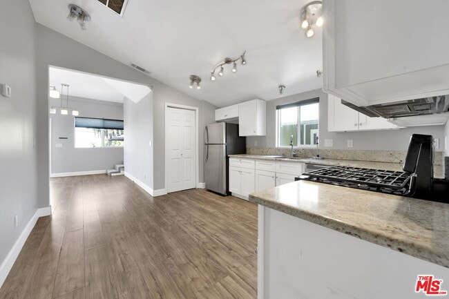 Building Photo - 318 Parkman Ave