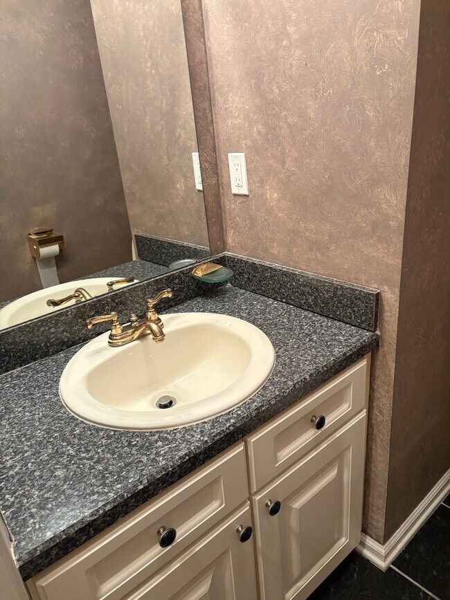 Building Photo - 950 Nathaniel Trail