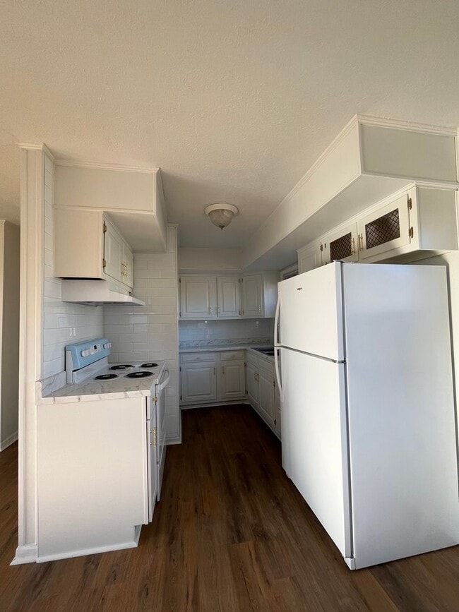 Building Photo - Single Family 3 bedroom 1 bathroom