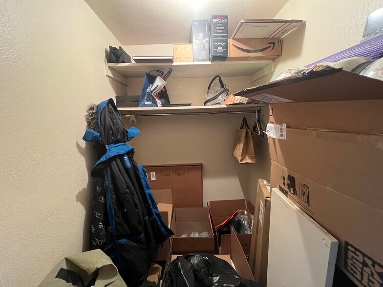 Building Photo - 109 16th St NE