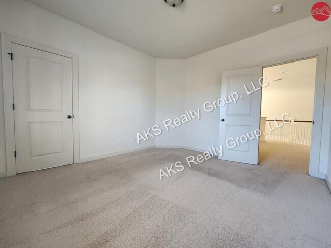 Building Photo - 4613 Riverview Dr