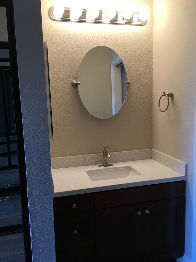 Master Bath - 930 Mission Rd