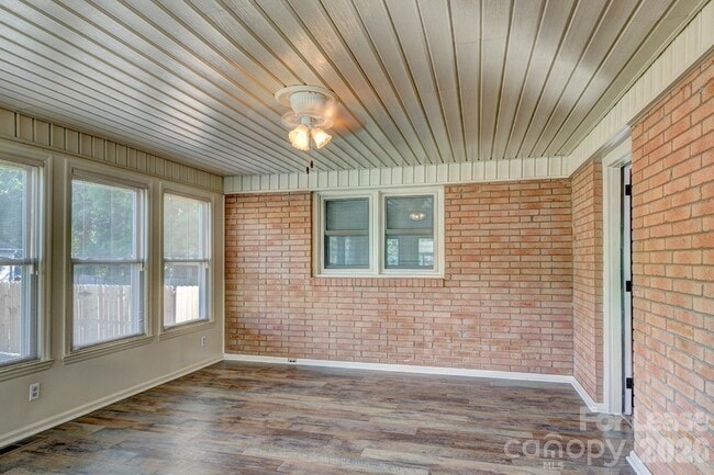 Building Photo - 1409 Delview Rd