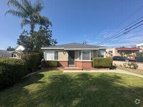 Building Photo - $500 OFF 1ST MONTHS RENT! Bright 2 Bedroom...