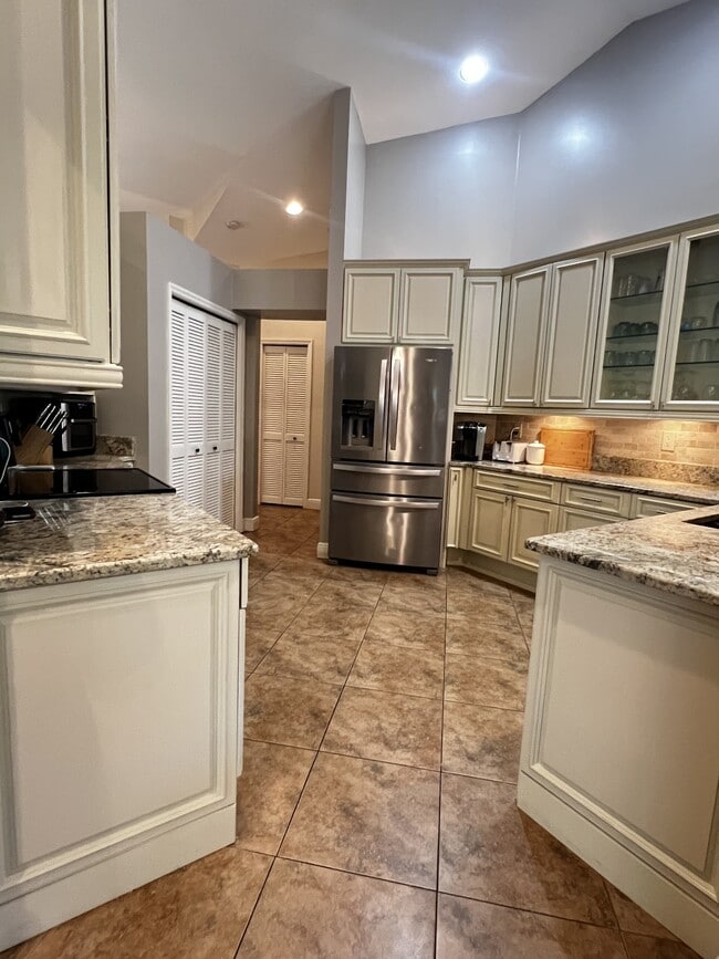 Building Photo - 9421 Old Hickory Cir