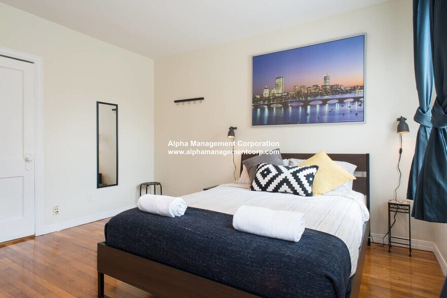 Building Photo - 58 Queensberry St