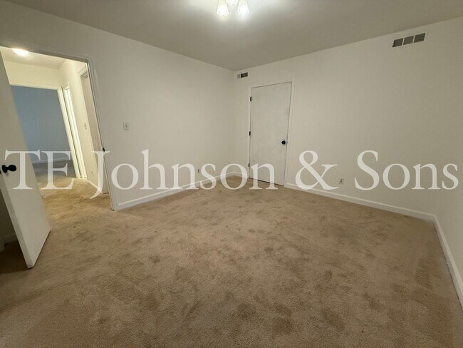 Building Photo - 4309 Walnut Hollow Dr
