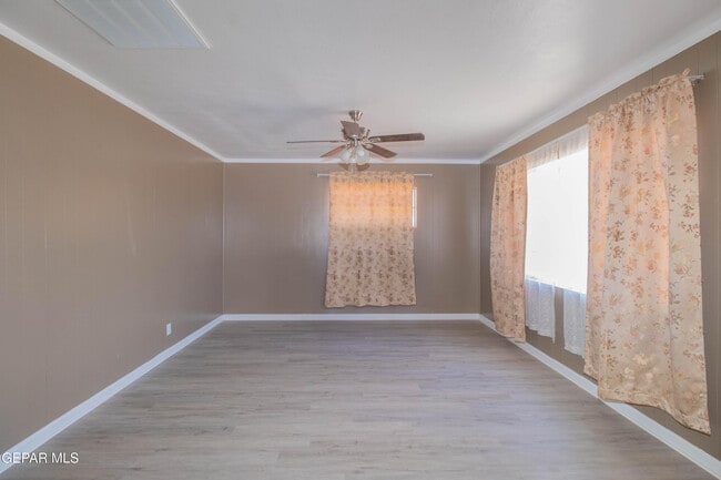 Building Photo - 321 Walsh Ln
