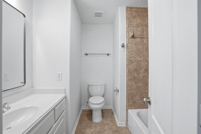 Building Photo - 2802 Kestrel Trace Ln