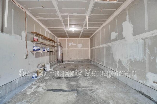 Building Photo - 2423 NW 3rd Ave