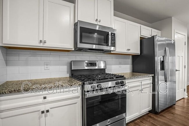 Building Photo - 124 Tassin St