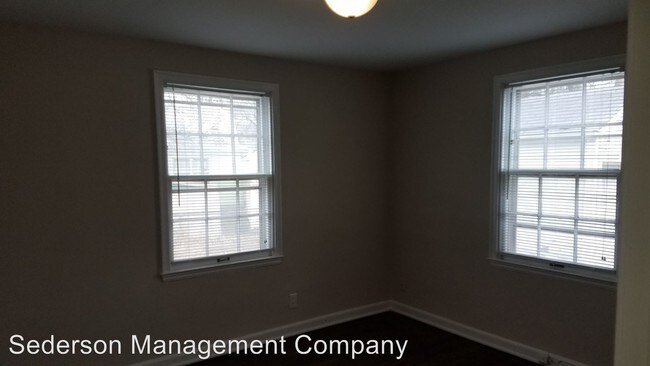 Building Photo - 514 E 27th Ave