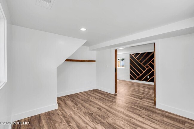 Building Photo - 24 Woodlark Rd