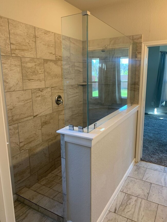 Building Photo - *COMING SOON* Comfort & Convenience – 2-Story Home with Fenced Backyard!