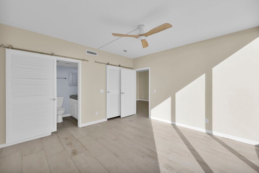 Building Photo - 601 1st St S