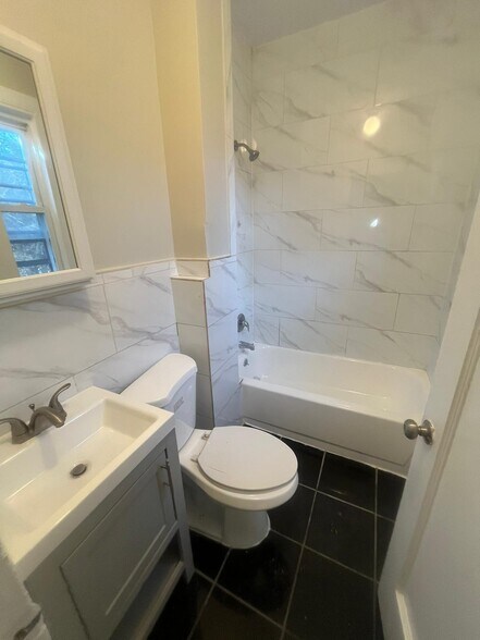 194 South 12th St 2 - 192 S 12th St