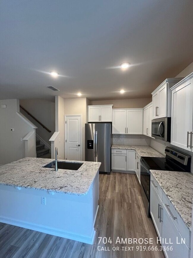 Building Photo - 704 Ambrose Hl Ln