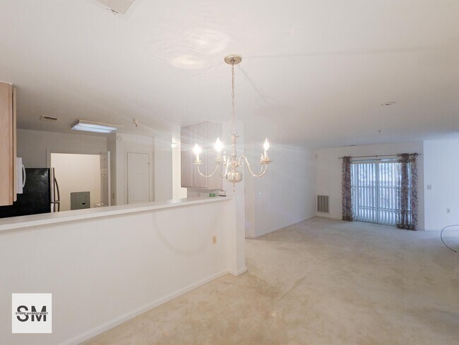 Building Photo - 6702 Lake Park Dr