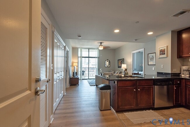 Building Photo - 1101 Haxall Point