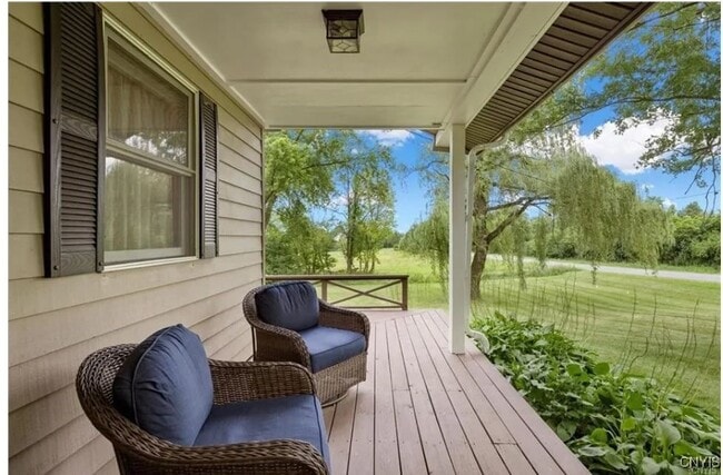 Building Photo - 2943 Lumbard Rd