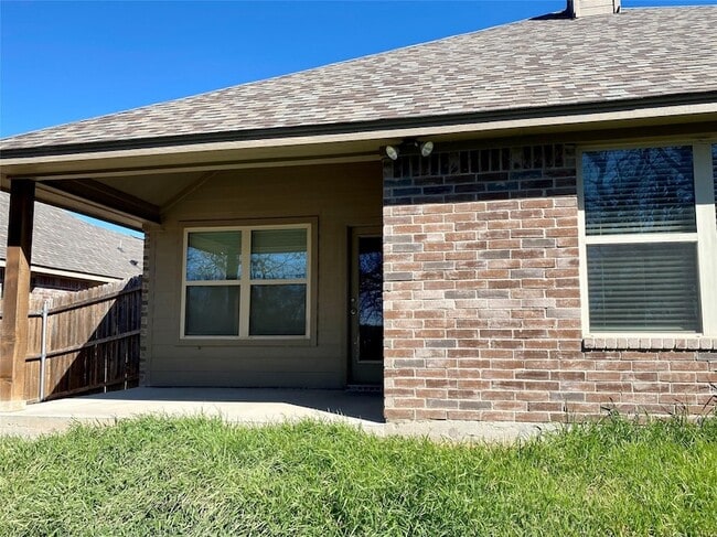 Building Photo - 740 Westgate Dr