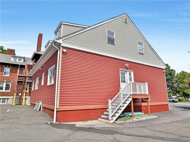 Building Photo - 12 Lincoln Pl