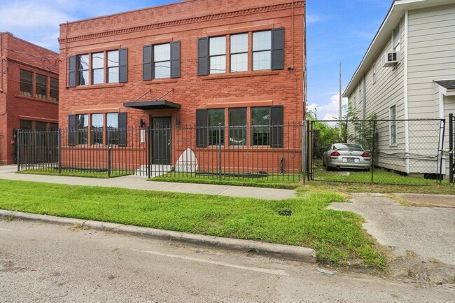 Building Photo - 6825 Avenue C