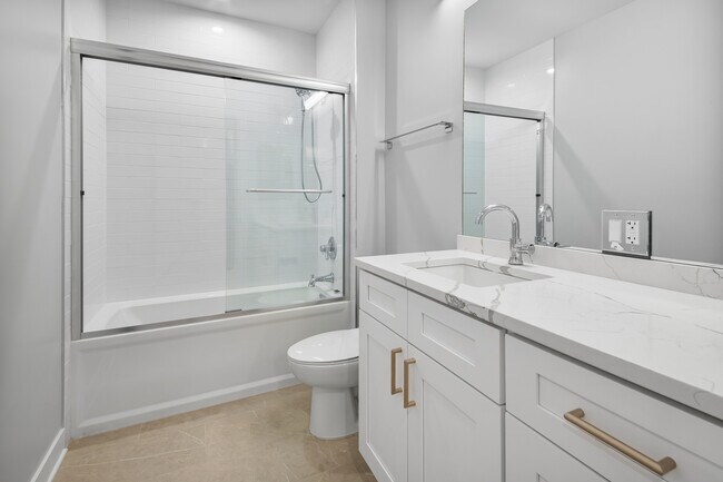 Building Photo - 4637 N Ashland Ave