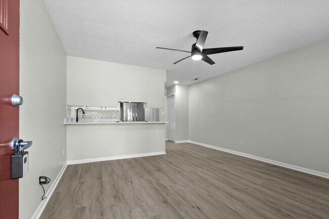 Building Photo - 507 33rd Ave N