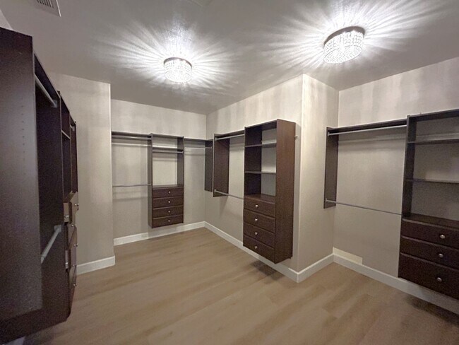 Building Photo - Via Mazatlan  Corona, 92882  (3 bed, 3 bath)