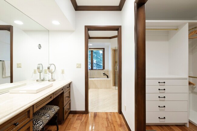 Building Photo - 207 N 2nd St