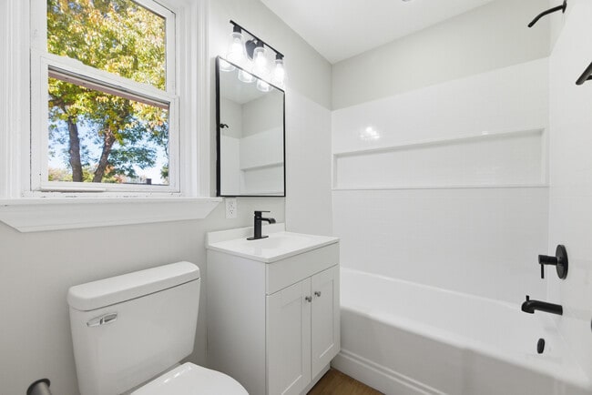 Building Photo - 961 17th St