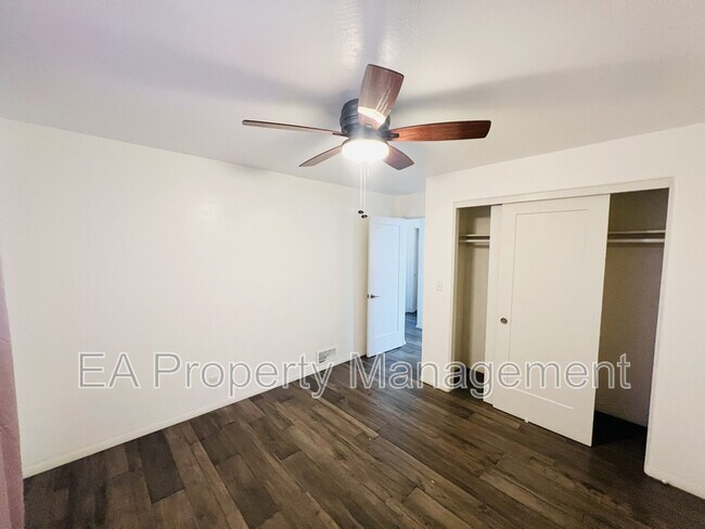 Building Photo - 1208 Alcazar St NE