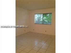 Building Photo - 3380 Pinewalk Dr N