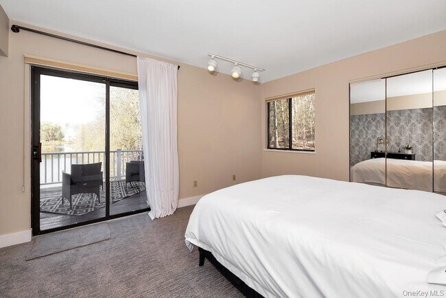 Building Photo - 103 Rambling Brook Rd