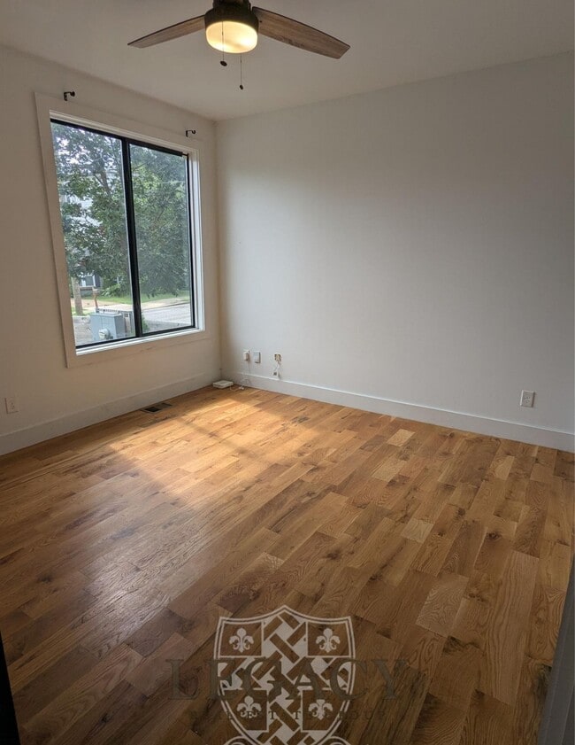 Building Photo - 1710 Nassau St