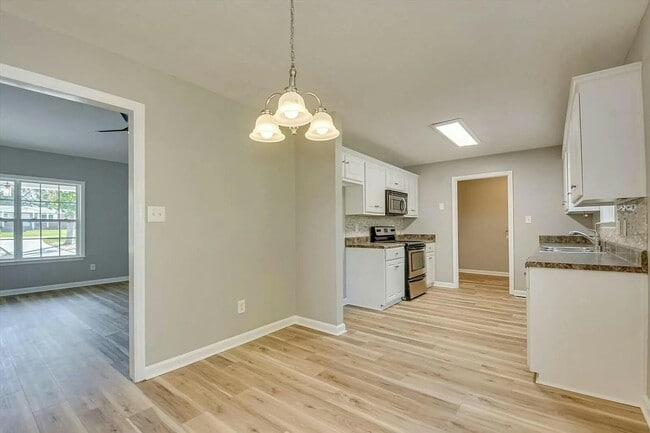 Building Photo - 313 Padrick St