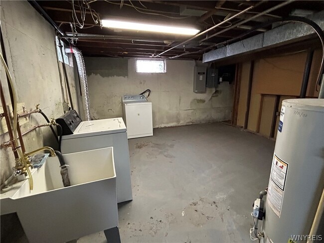 Building Photo - 128 Bannard Ave