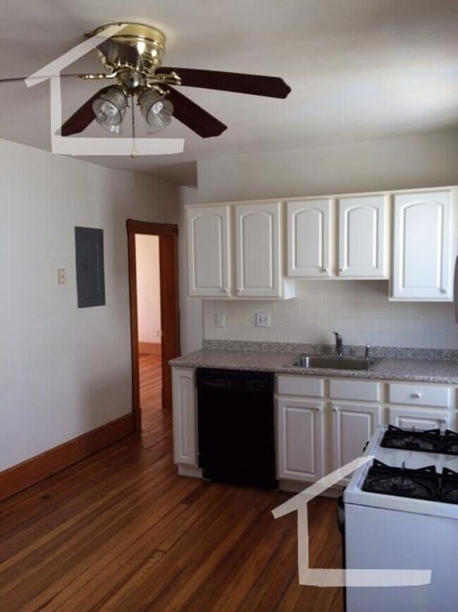 Building Photo - 47 Litchfield St