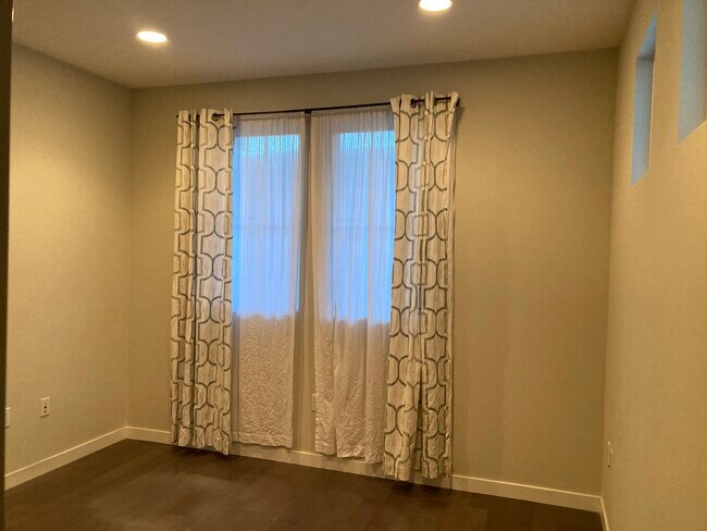 Bedroom #4 (lower level with its own bathroom) - 5935 Luna Park