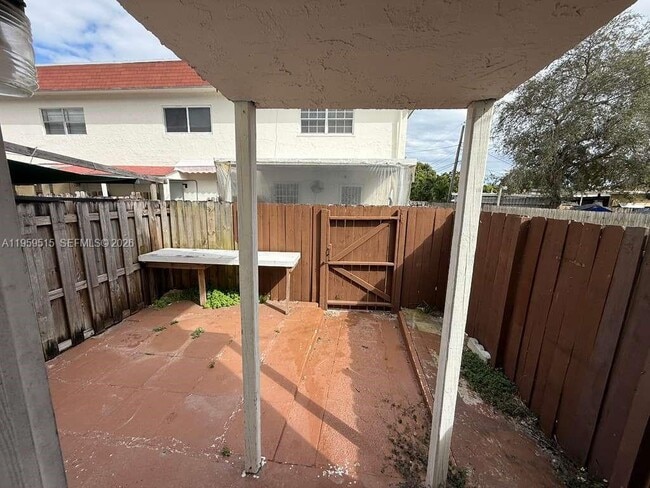 Building Photo - 1520 NE 151st St