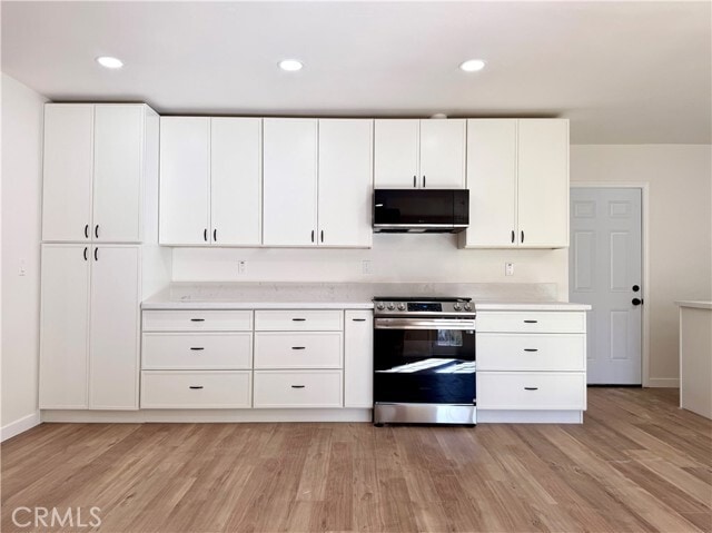 Building Photo - 18754 Cohasset St