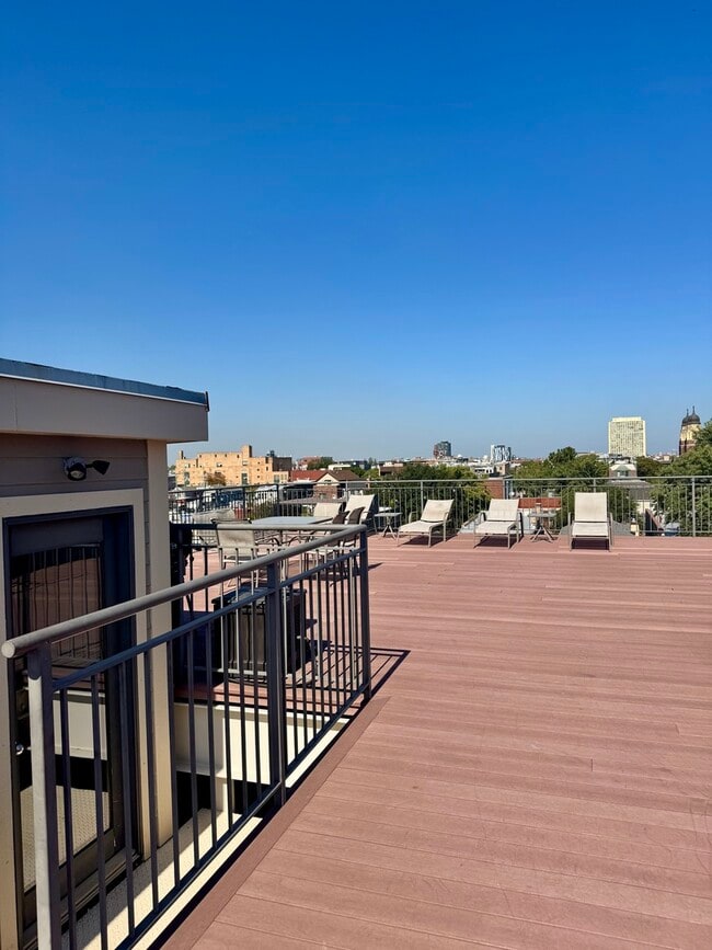 Building Photo - 1502 W Ohio St